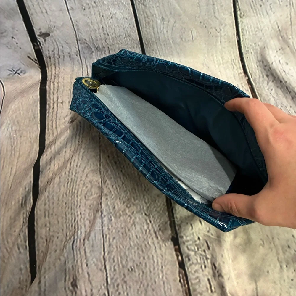 5/$20 NEW Estée Lauder Teal Faux Alligator Cosmetic Bag Gold Accent Zip Closure‎